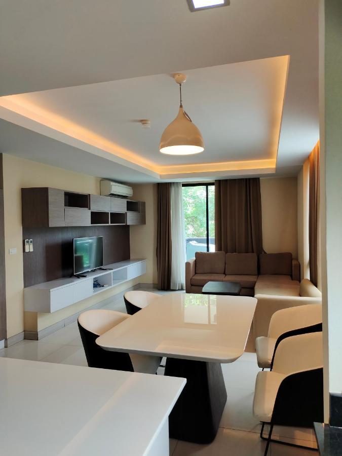 Avatar Suites Hotel - Sha Extra Plus Bangkok Bagian luar foto