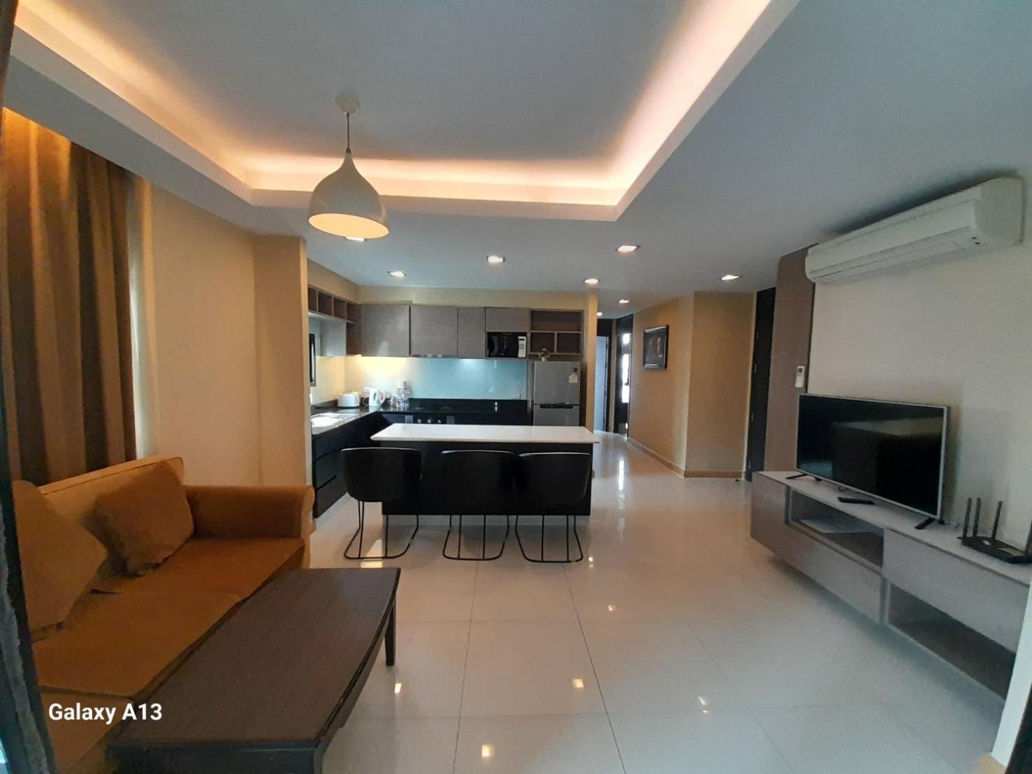 Avatar Suites Hotel - Sha Extra Plus Bangkok Bagian luar foto